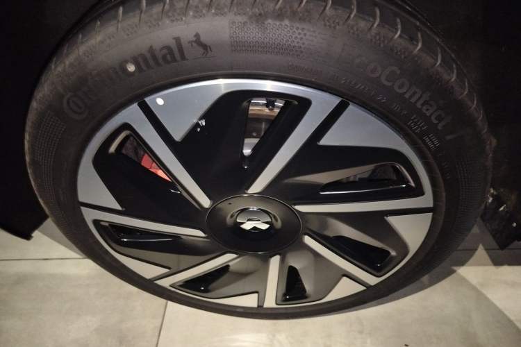 Used Nio ET9 2025 100 kWh Right Rear Wheel Hub