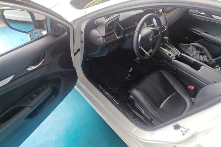 Used Honda Civic 2019 220TURBO CVT Dynamic Edition China VI Interior 3