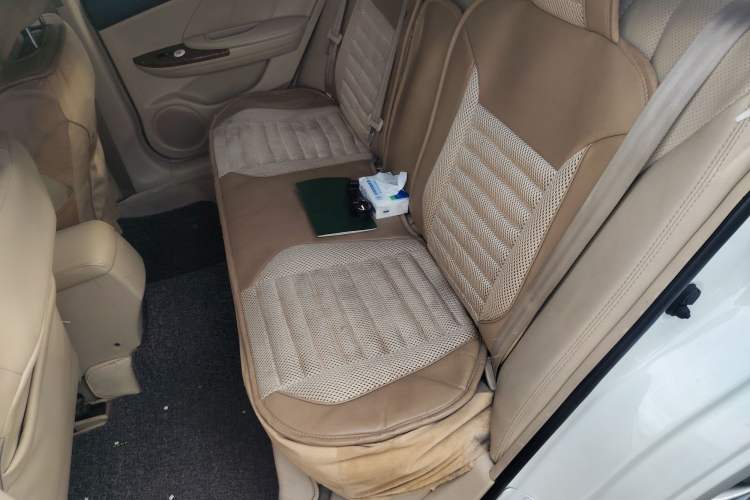 Used BYD G6 2013 1.5TID Automatic Luxury Model
