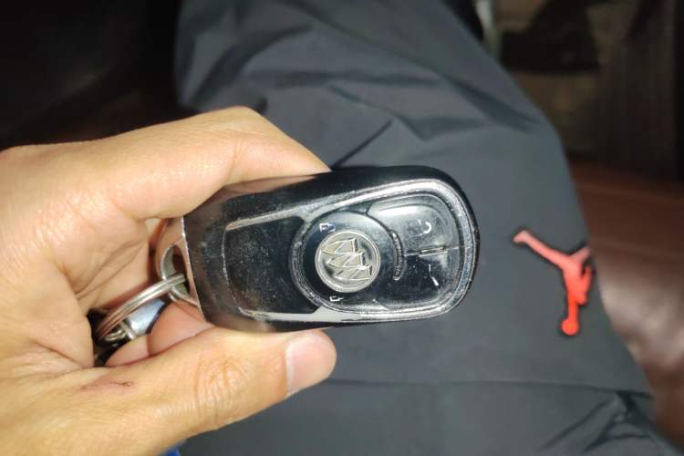 Used Buick Envision 2018 20T Two-Wheel Drive Luxury Model Vehicle Key