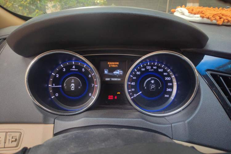 Used Hyundai Sonata 2011 2.0L Automatic Luxury Edition
