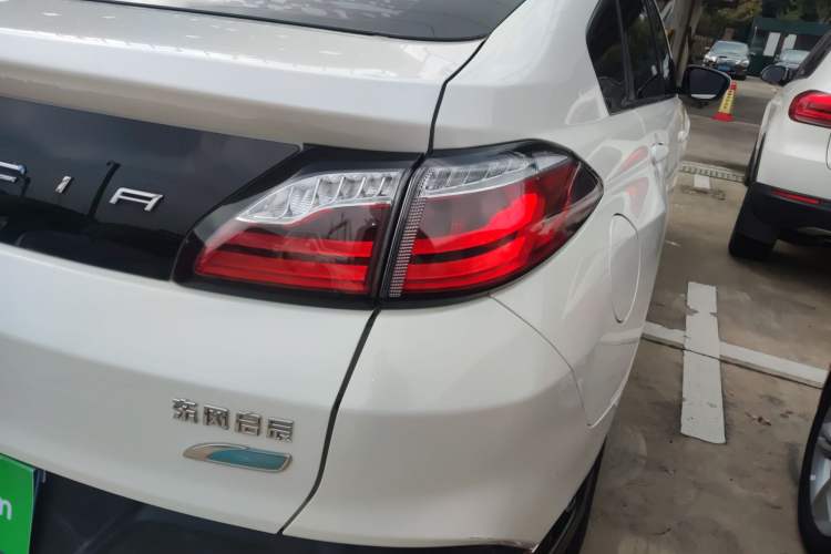 Used Venucia T90 2017 2.0L CVT Smart Edition Right Rear Taillight