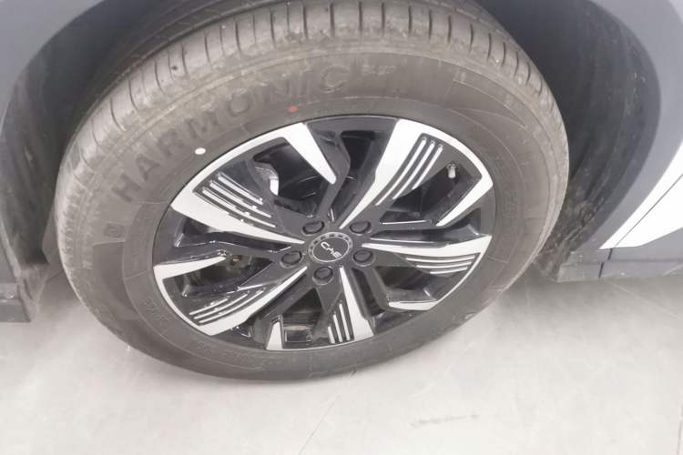 Used BYD Sealion 05 DM-i 2025 DM-i Intelligent Driving 75KM Prestige Model Left Front Wheel Hub