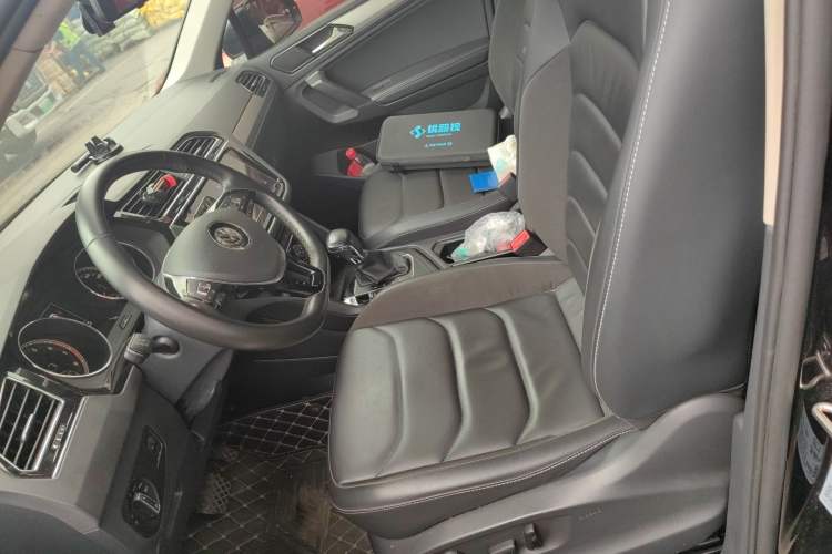 Used Volkswagen Tiguan L 2019 Revised Version 330TSI Automatic Two-Wheel Drive Panoramic Comfort Edition China V Standard Left Front Seat