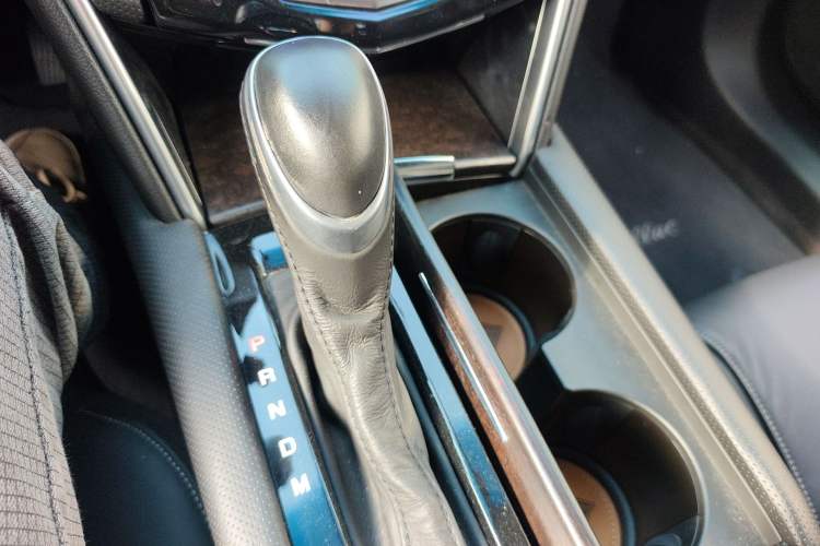 Used Cadillac XTS 2018 28T Elite Edition Gear Lever