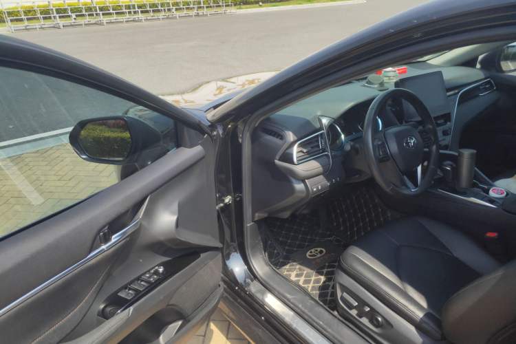 Used Toyota Camry 2021 2.0G Luxury Edition Driver Seat