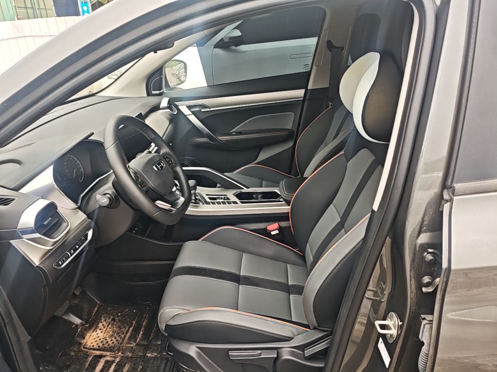 Geely Auto Coolray 2024 1.5T DCT Longteng Edition — снимка 17