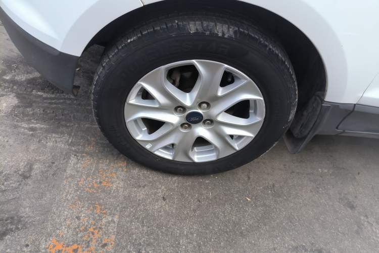 Used Ford EcoSport 2017 1.5L Manual Fashion Model Left Front Wheel Hub