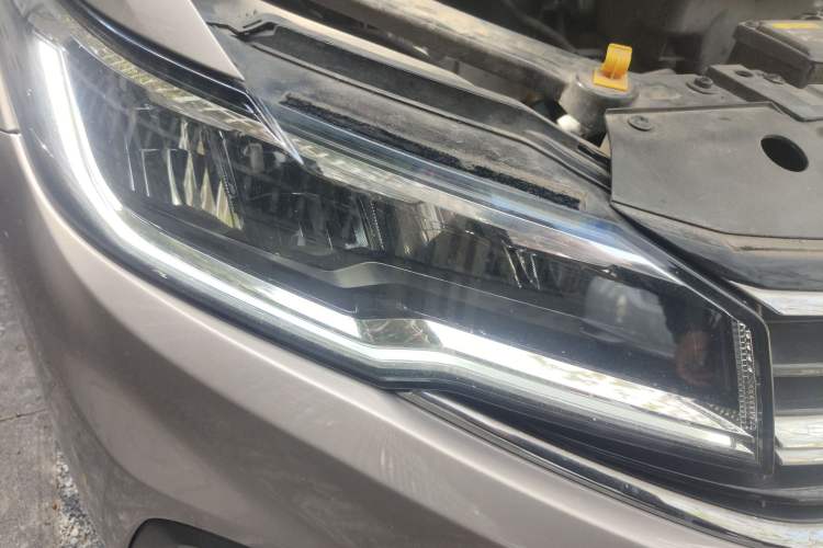 Used Volkswagen Bora 2019 Revised Version 1.5L Automatic Comfort Edition China V Standard Right Front Headlight