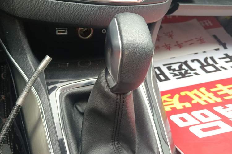 Used Peugeot 408 2015 1.2T Automatic Luxury Edition Gear Lever