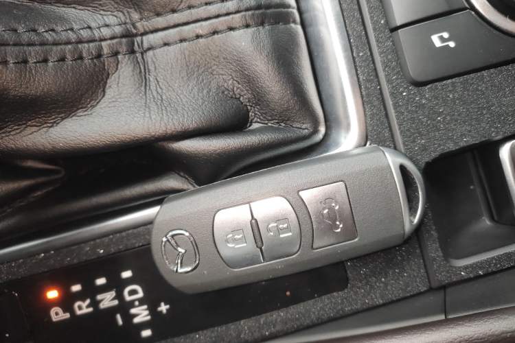 Used Mazda Atenza 2017 2.0L Blue Sky Luxury Edition
