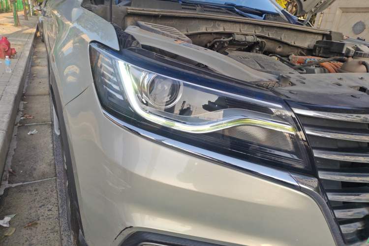 Used Roewe RX5 New Energy 2017 eRX5 50T Hybrid Connected Prestige Flagship Edition Right Front Headlight