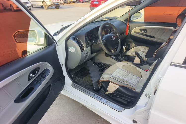 Used Soueast V3 Lingyue 2014 1.5L Manual Style Value Edition