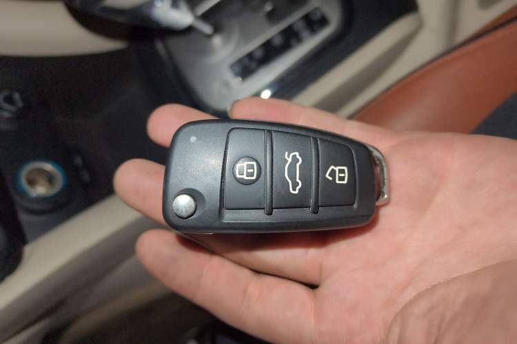 Used Chery Arrizo M7 2015 2.0L CVT Wide Enjoyment Edition 232 Seats