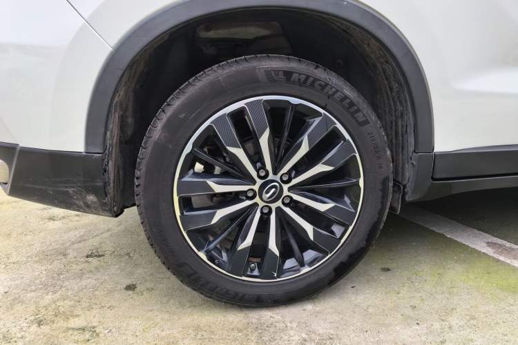 Used GAC Trumpchi GS4 2017 235T Automatic Two-Wheel Drive Luxury Smart Connectivity Version Right Rear Wheel Hub