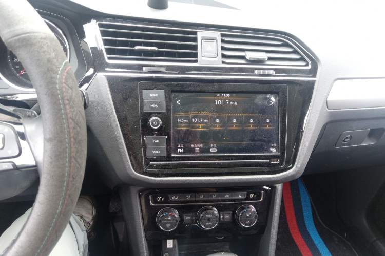 Used Volkswagen Tiguan L 2019 330TSI Automatic Two-Wheel Drive Smart Luxury Version China V Emission Standard
