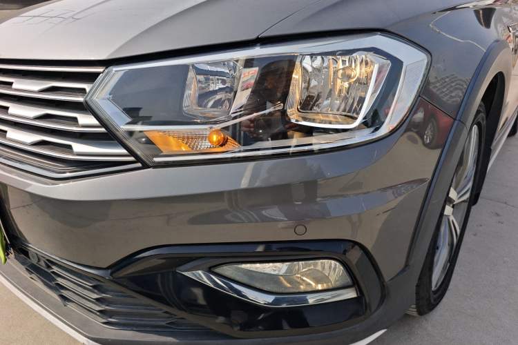 Used Volkswagen C-TREK 2017 1.6L Automatic Luxury Model