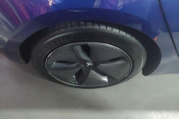 Used Tesla Model 3 2019 Long-Range Rear-Wheel-Drive Version
