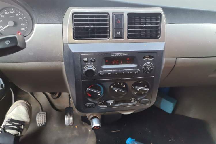 Used Wuling Rongguang 2011 1.2L Base Version Audio And AC Panel