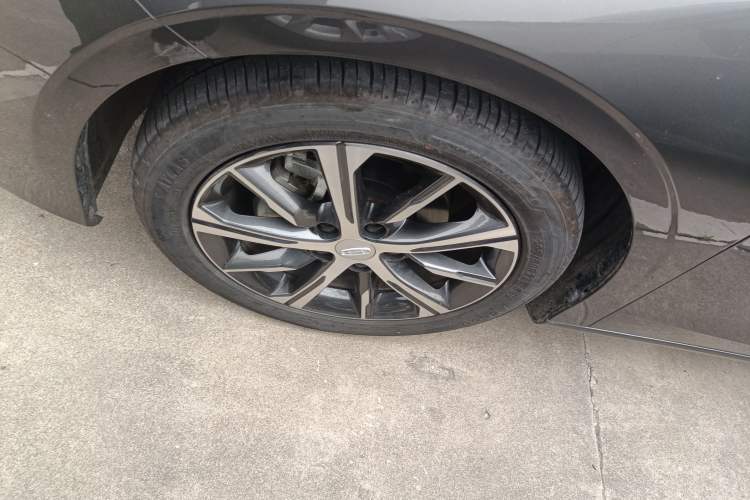 Used Geely Auto Emgrand 2023 4th Generation Champion Edition 1.5L CVT Prestige Model Exterior 4