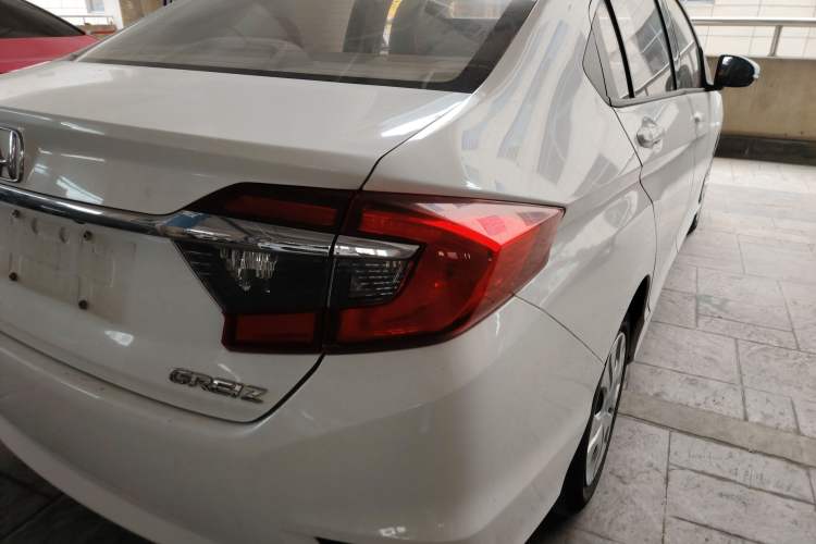 Used Honda Greiz 2016 1.5L CVT Classic Edition
