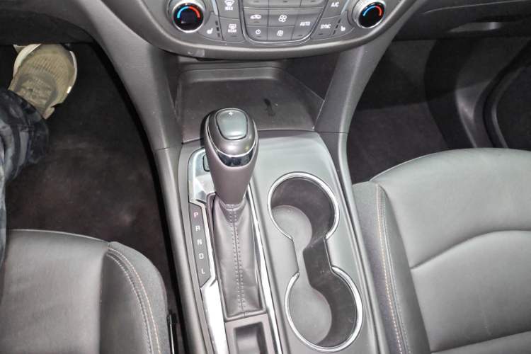 Used Chevrolet Equinox 2017 550T Automatic All-Wheel-Drive Top-Tier Version Gear Lever
