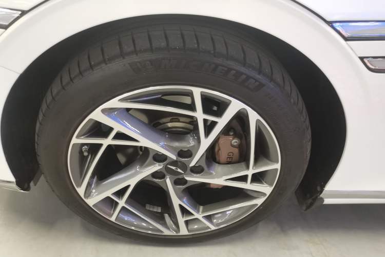 Used Genesis G90 2023 Flagship Edition Left Front Wheel Hub