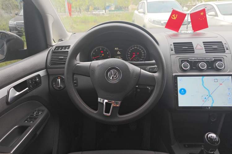 Used Volkswagen Touran 2015 1.4T Manual Fashion Edition 5-Seater