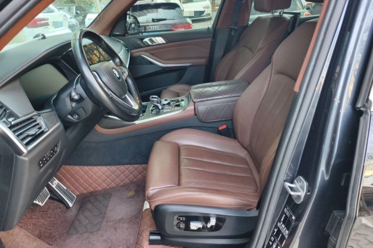 Used BMW X7 2019 xDrive40i Luxury Package with Leading Features