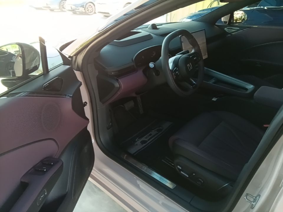 Zeekr 007GT 2025 Rear-Drive Intelligent Driving Version 75 kWh — снимка 18