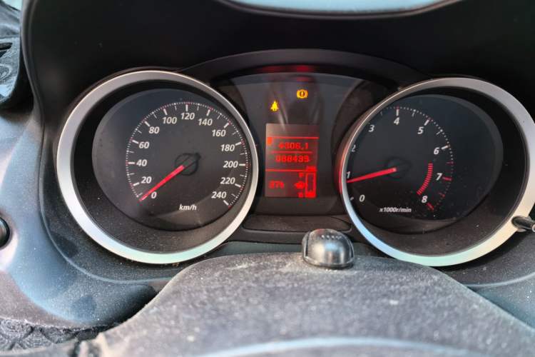 Used Mitsubishi Lancer EX 2012 Fashion Edition 1.8L Manual Comfort Version Odometer Close Up