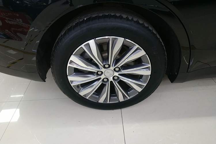 Used Hongqi E-QM5 2022 431 km Charge & Enjoy Edition Exterior 5