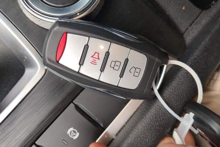 Used Great Wall Poer 2024 2.4T Commercial Version Automatic Diesel Two-Wheel Drive Elite Edition Vehicle Key