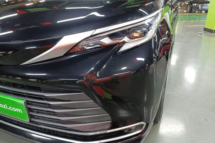 Used Toyota Sienna 2021 2.5L Hybrid Ultimate Edition
