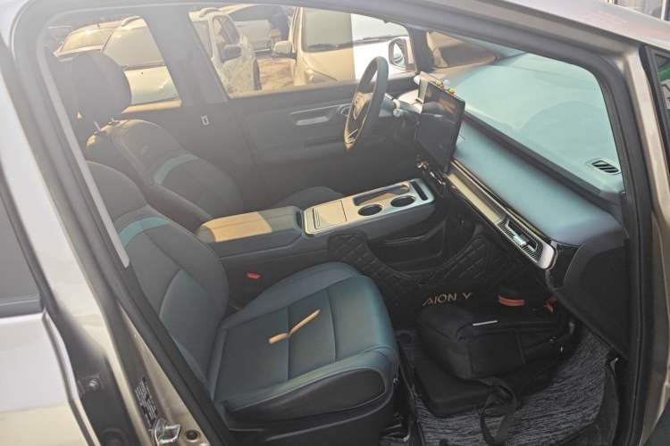 Used AION Y 2022 Plus 70 Smart Edition Right Front Seat