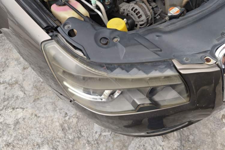 Used Geely Auto EC8 2013 2.0L Automatic Prestige Edition Right Front Headlight