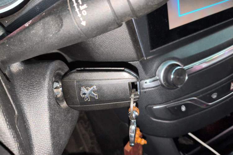 Used Peugeot 408 2018 Revised Version 1.8L Automatic Luxury Edition Vehicle Key