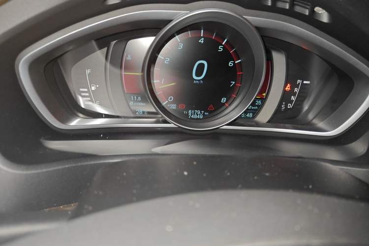 Used Volvo V40 2014 2.0T Zhiya Edition
