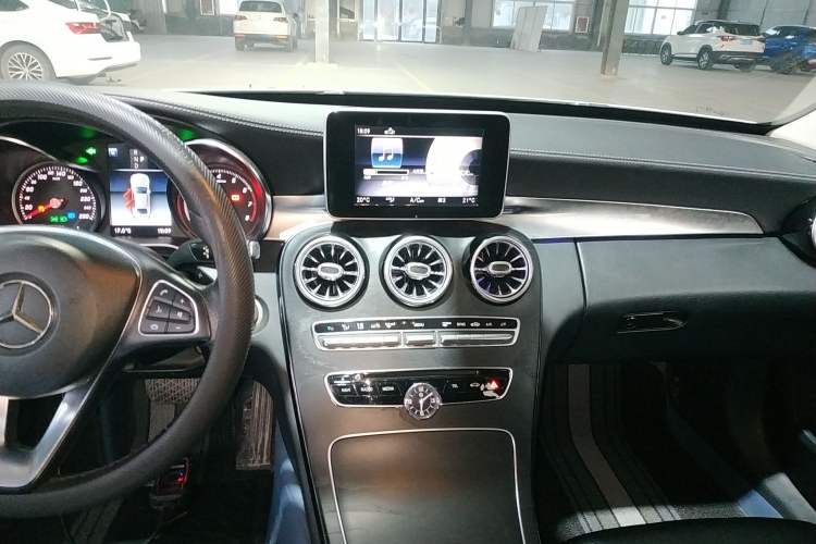 Used Mercedes-Benz C-Class 2018 C 180 L Fashion Edition Sport Version