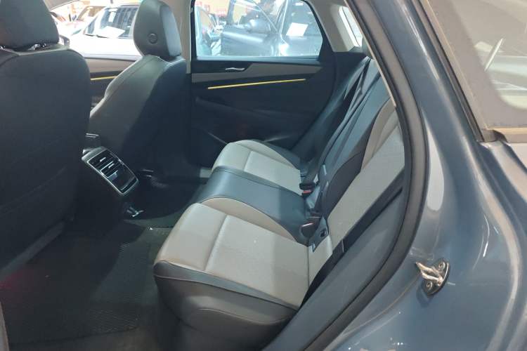 Used Volkswagen ID.7 VIZZION 2024 AIR model Left Rear Seat