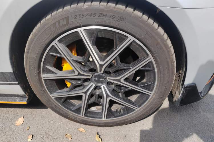 Used BYD Seal 2022 650 km All-Wheel-Drive Performance Version
