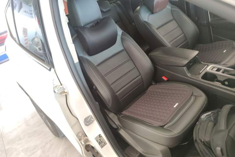 Used Ford Kuga 2019 EcoBoost 180 Two-Wheel-Drive Platinum Edition China VI Standard Right Front Seat