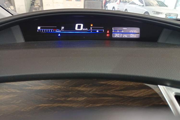 Used Honda Jade 2017 1.8L automatic Comfort version 5 seats
