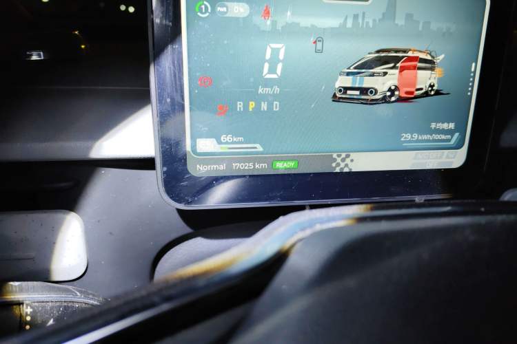 Used SAIC MAXUS Dana V1 2025 Low-Roof Multi-Function Version 42 kWh