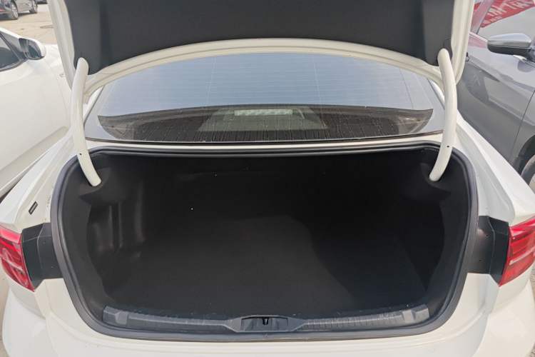 Used Volkswagen Lamando 2021 280TSI DSG Comfort Edition Trunk