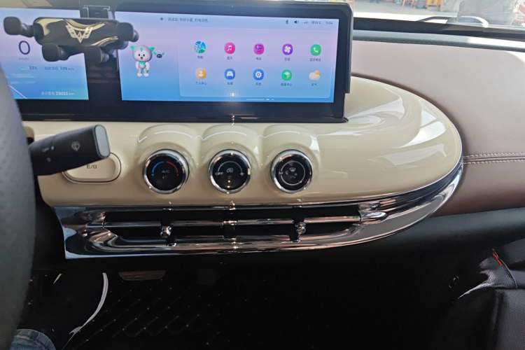 Used Wuling Bingo 2023 333 km Lingxi Connected Version Audio And AC Panel