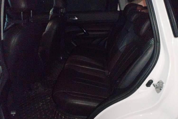 Used GAC Trumpchi GS4 2018 235T Automatic Two-Wheel Drive Luxury Smart Connectivity Millionth Anniversary Edition Left Rear Seat