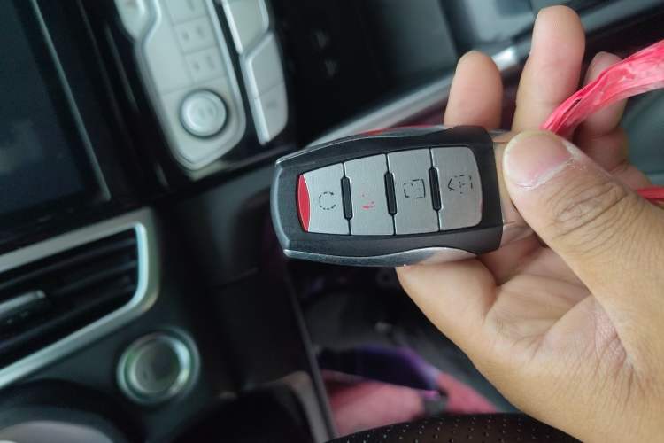 Used Great Wall Poer 2021 2.0T Commercial Version Automatic Diesel Two-Wheel Drive Navigation Type Long Bed – GW4D20M Interior 1