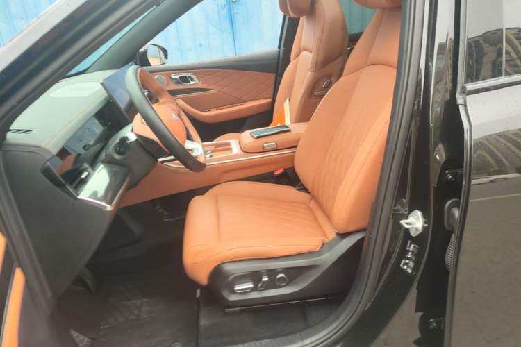 Used NETA L 2024 Extended-Range 310 Flash-Charge Red Edition
