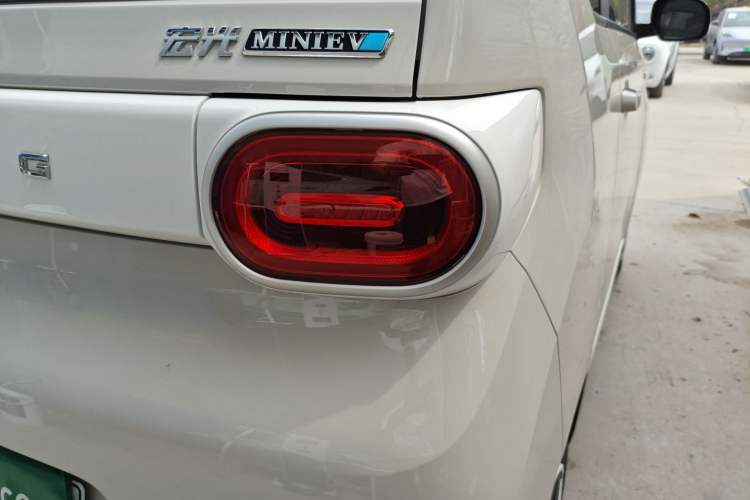 Used Wuling Hongguang MINIEV 2024 3rd Generation 215km Youth Edition Exterior 3